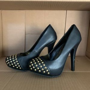 Like new gold studded heels